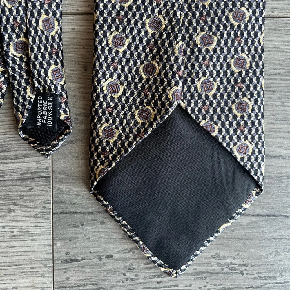 Geoffrey Beene Men’s Neck Tie Geometric Black Cream Silk Workwear Dressy Formal
